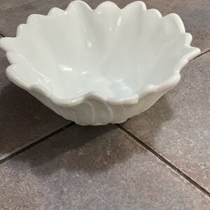 Elegant White Scalloped Serveware Bowl